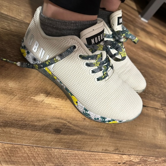 NoBull daisy trainer like new - Picture 5 of 5